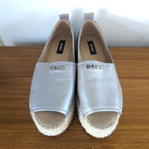 DKNY Leather Coastal Minimalist Preppy Neutral Chic Capsule Espadrille  6 ½ 